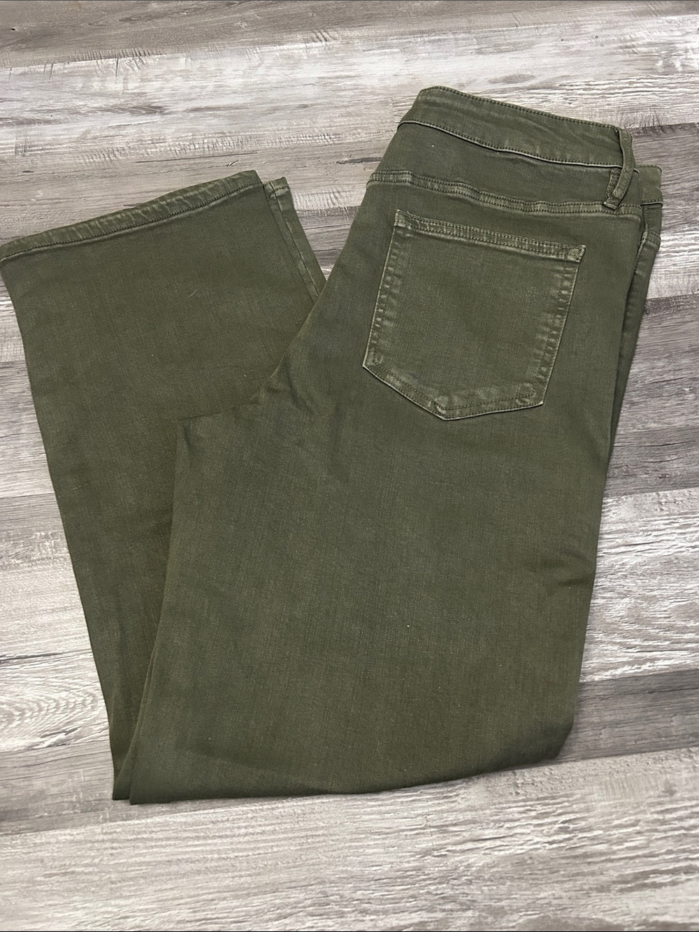 Well Worn Women's Straight Jeans in Olive